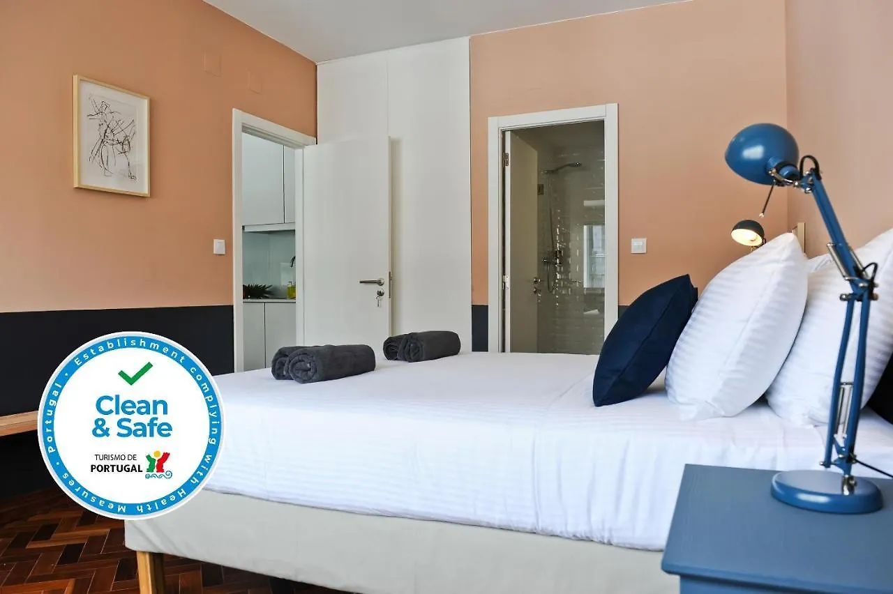 Contatos de Cosmopolitan Comfort In Lisbon 4A- By Misha\'S Place
