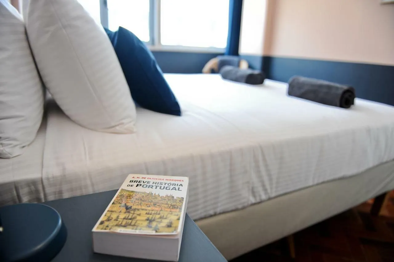 Cosmopolitan Comfort In Lisbon 4A- By Misha'S Place Portugal